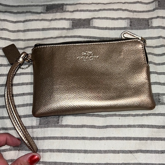 COACH MINETTA CROSSBODY & WRISTLET IN METALLIC LEATHER WITH EXOTIC TRIM - Picture 12 of 13